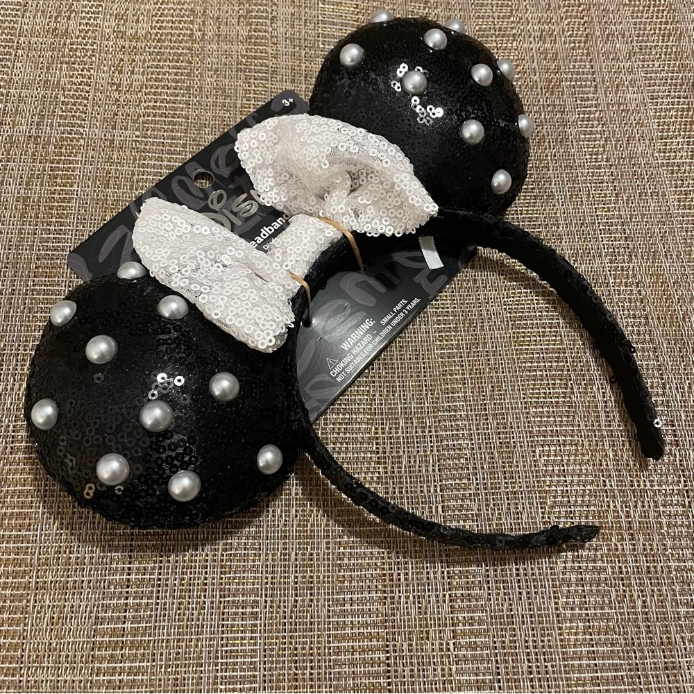 Disney Minnie Mouse headband ears